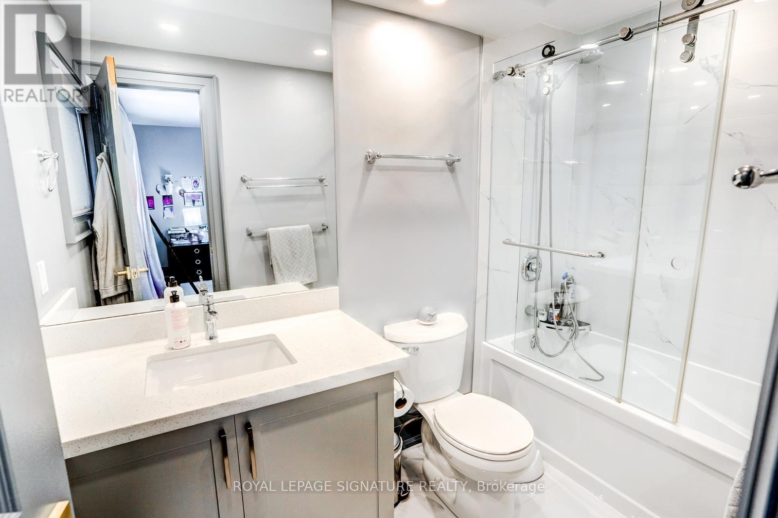 216 Huntsmill Boulevard, Toronto, Ontario  M1W 3E1 - Photo 27 - E12826144