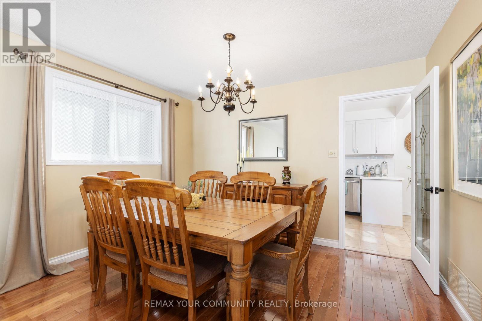 28 Camrose Drive, Georgina, Ontario  L4P 3L6 - Photo 10 - N12827784