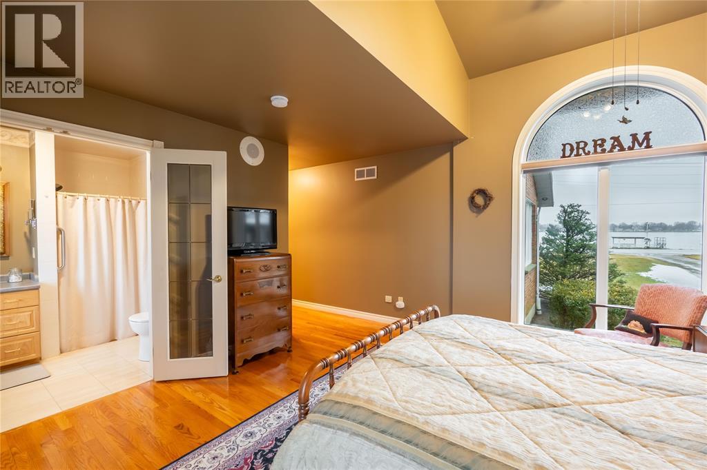 3306 St Clair Parkway, Sombra, Ontario  N0P 2H0 - Photo 21 - 26004162