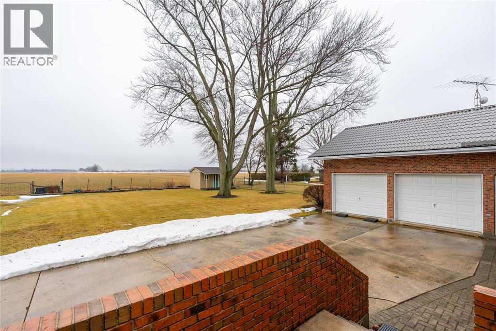 3306 St Clair Parkway, Sombra, Ontario  N0P 2H0 - Photo 31 - 26004162