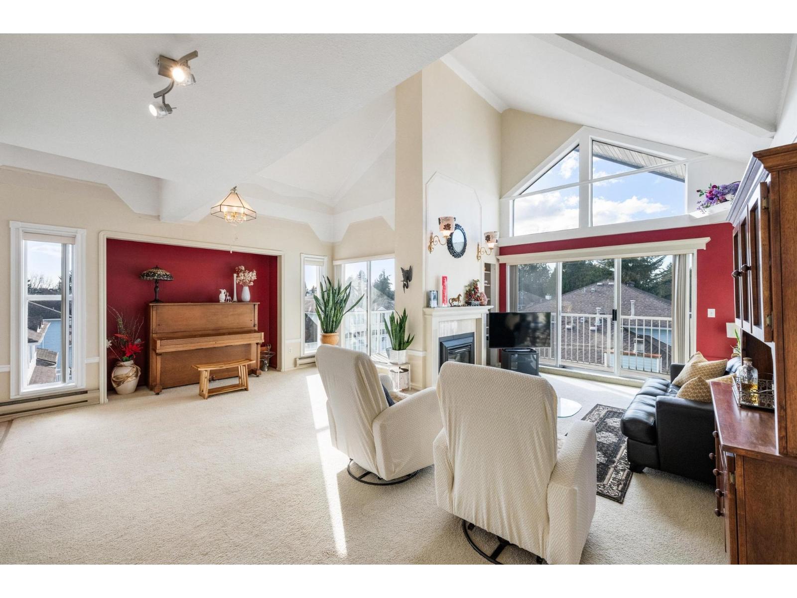 319 13918 72 Avenue, Surrey, British Columbia  V3W 0T4 - Photo 5 - R3091771