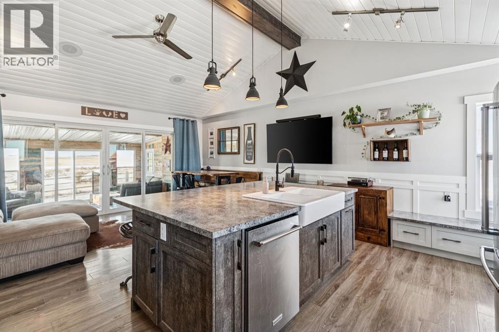 222081 Range Road 253, Rural Wheatland County, Alberta  T0J 0M0 - Photo 7 - A2287719