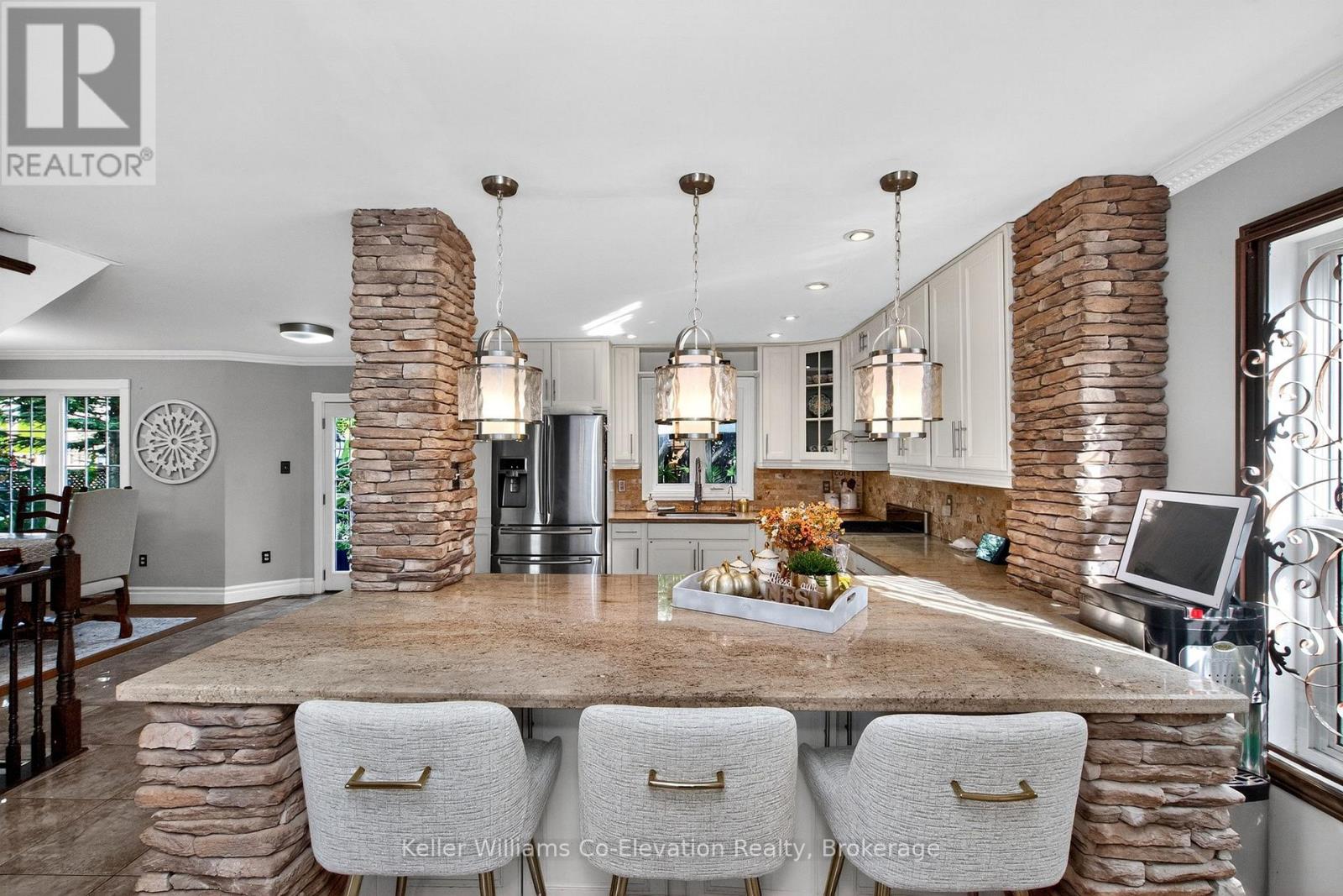 136 Birchwood Drive, Barrie, Ontario  L4M 6Y1 - Photo 8 - S12700058