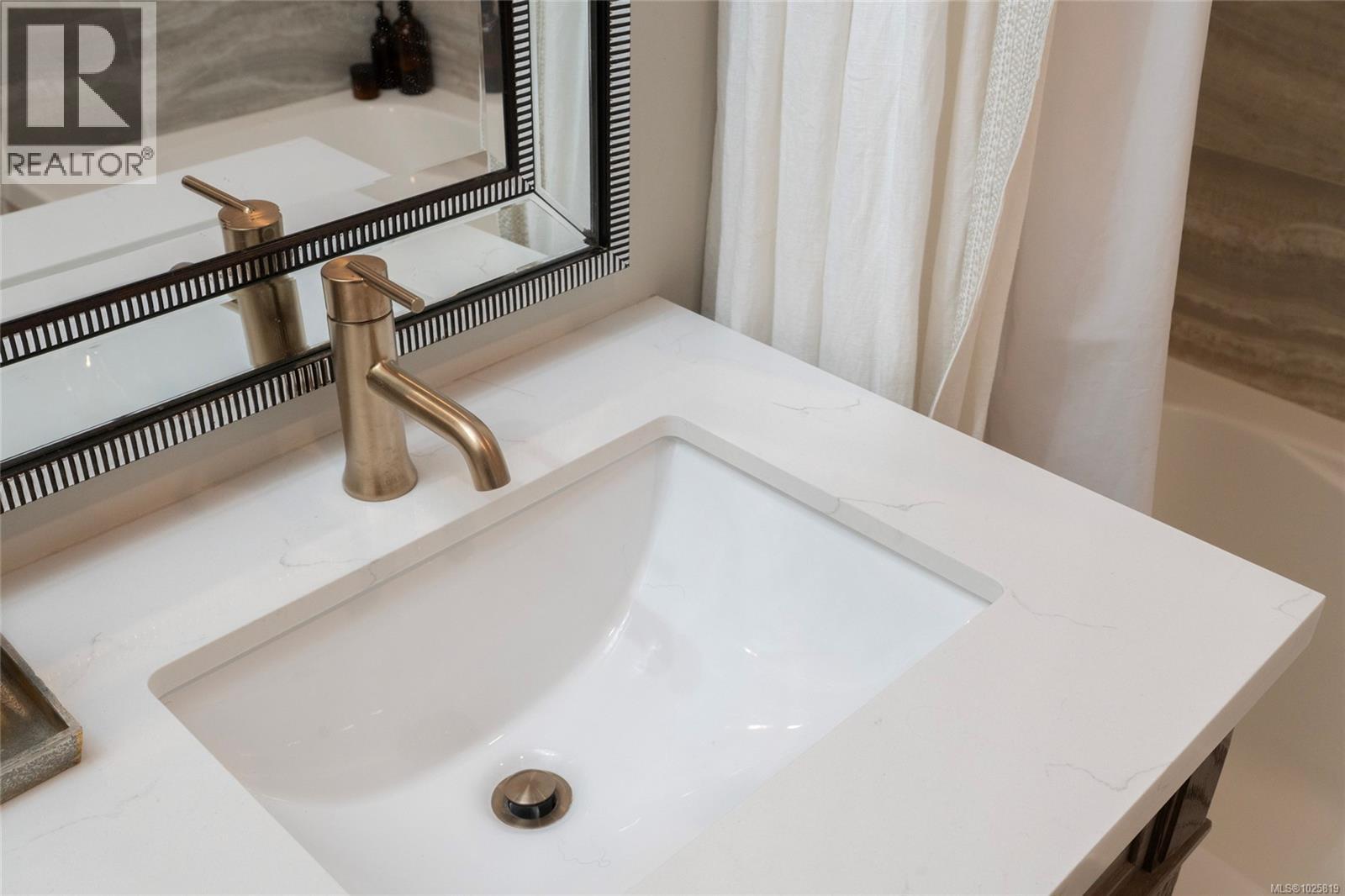 844 203 Kimta Rd, Victoria, British Columbia  V9A 6T5 - Photo 32 - 1025819