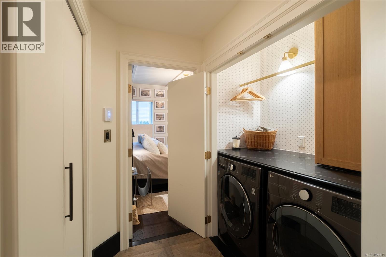 844 203 Kimta Rd, Victoria, British Columbia  V9A 6T5 - Photo 34 - 1025819