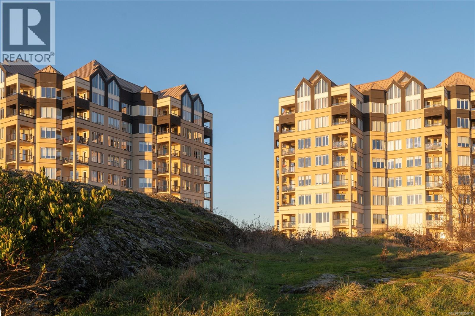 844 203 Kimta Rd, Victoria, British Columbia  V9A 6T5 - Photo 46 - 1025819