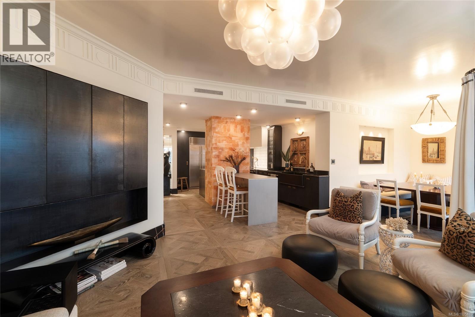 844 203 Kimta Rd, Victoria, British Columbia  V9A 6T5 - Photo 7 - 1025819