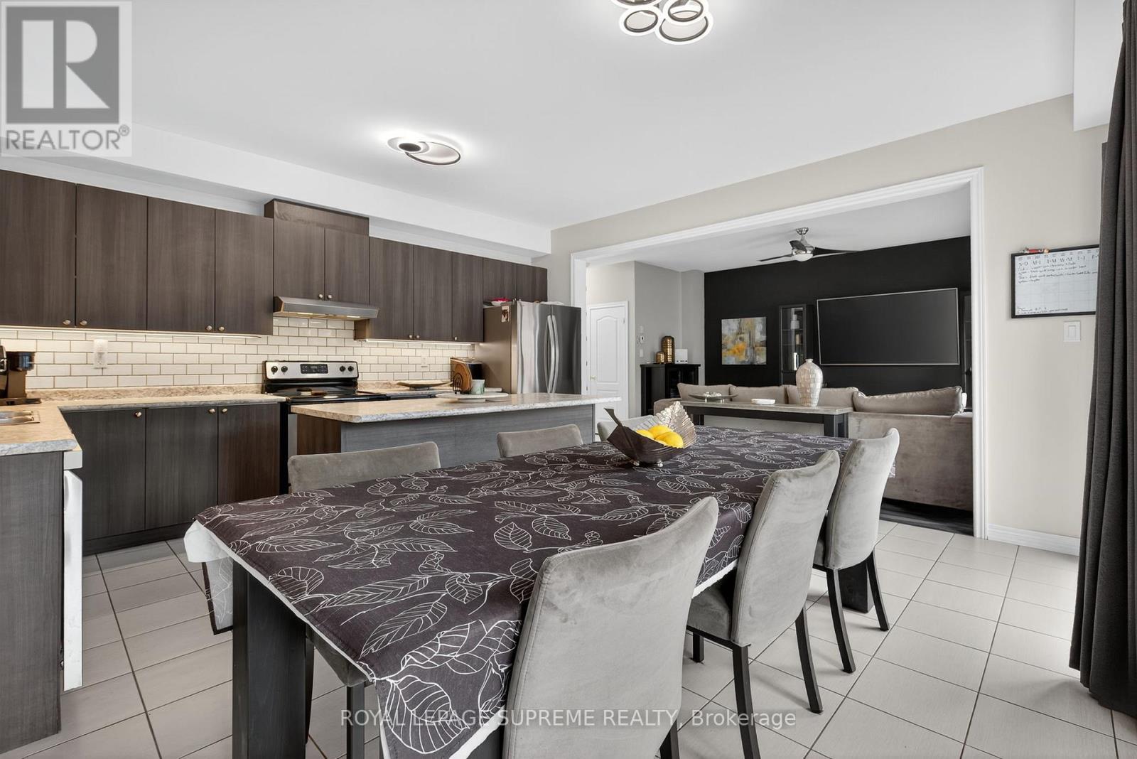 28 Mandley Street, Essa, Ontario  L3W 0B6 - Photo 17 - N12827842