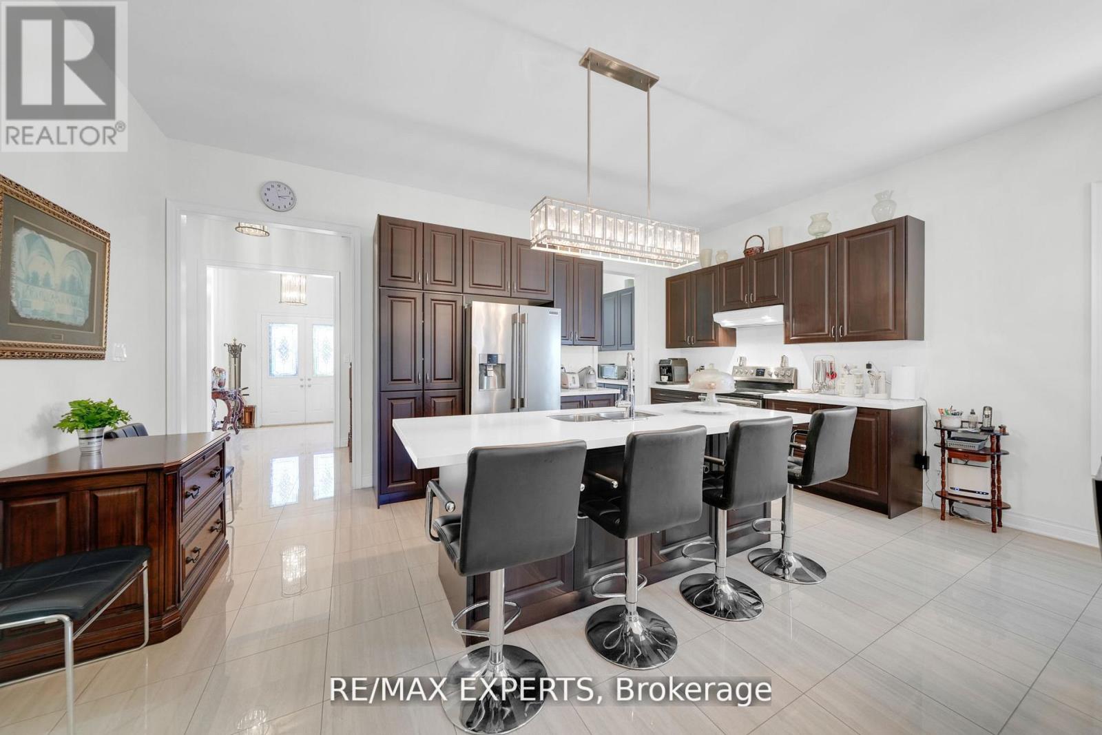 10 Falkland Road, Brampton (Toronto Gore Rural Estate), Ontario  L6P 4C3 - Photo 10 - W12827928