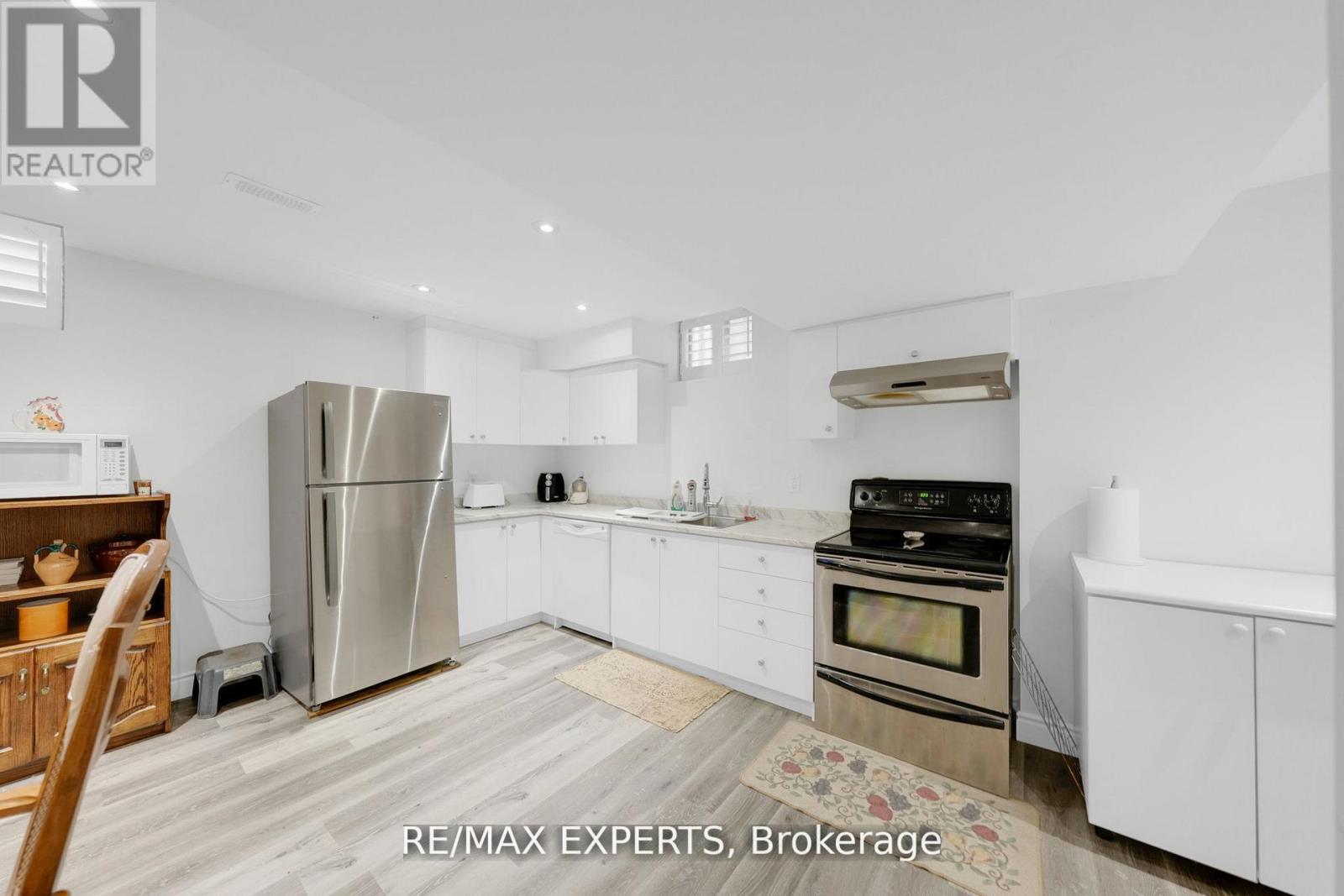 10 Falkland Road, Brampton (Toronto Gore Rural Estate), Ontario  L6P 4C3 - Photo 35 - W12827928