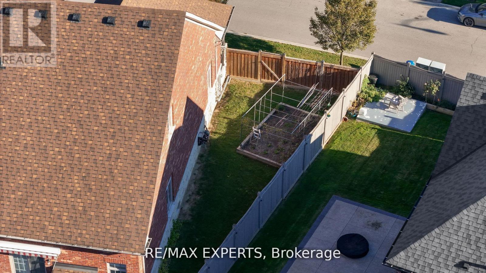 10 Falkland Road, Brampton (Toronto Gore Rural Estate), Ontario  L6P 4C3 - Photo 43 - W12827928