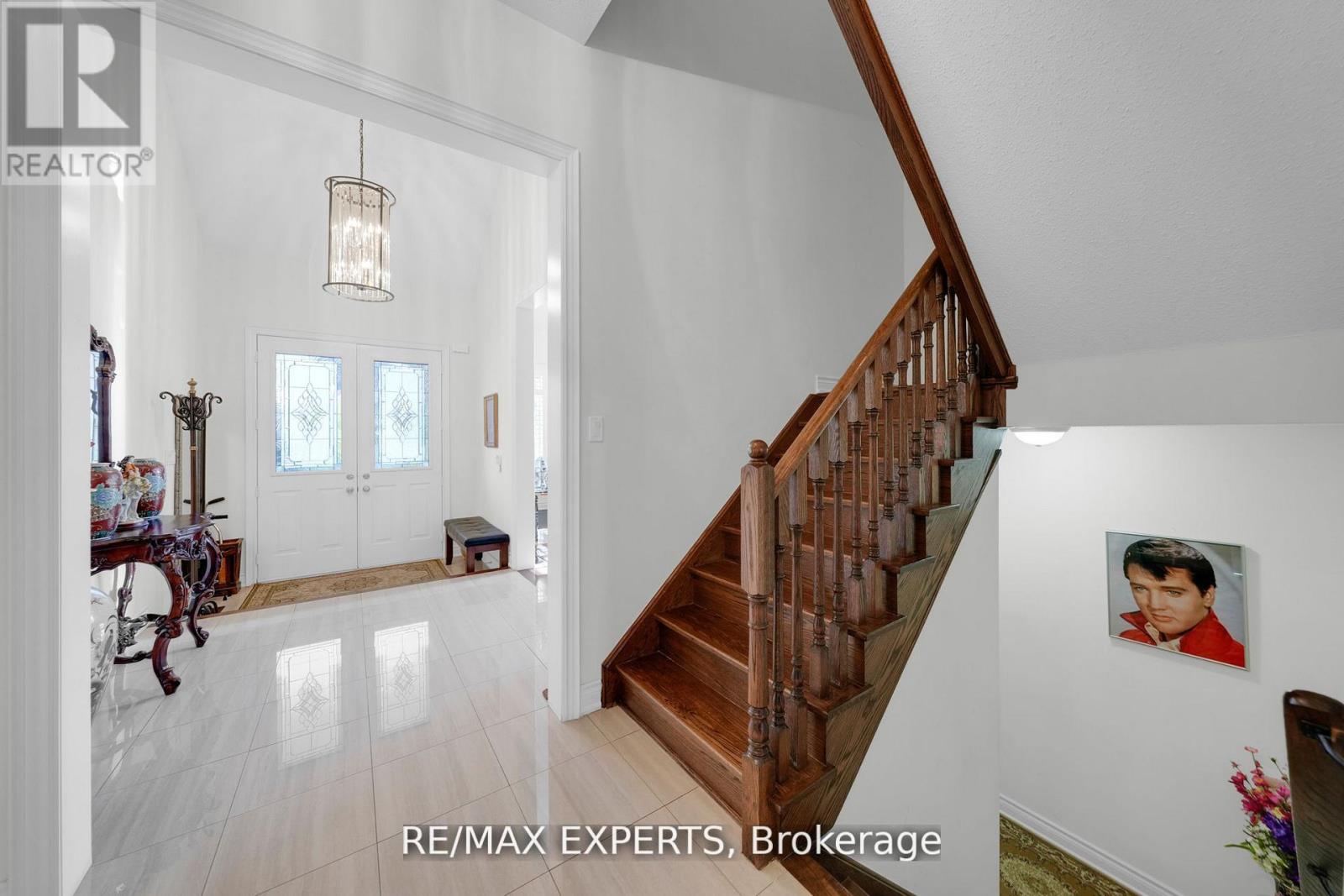 10 Falkland Road, Brampton (Toronto Gore Rural Estate), Ontario  L6P 4C3 - Photo 8 - W12827928