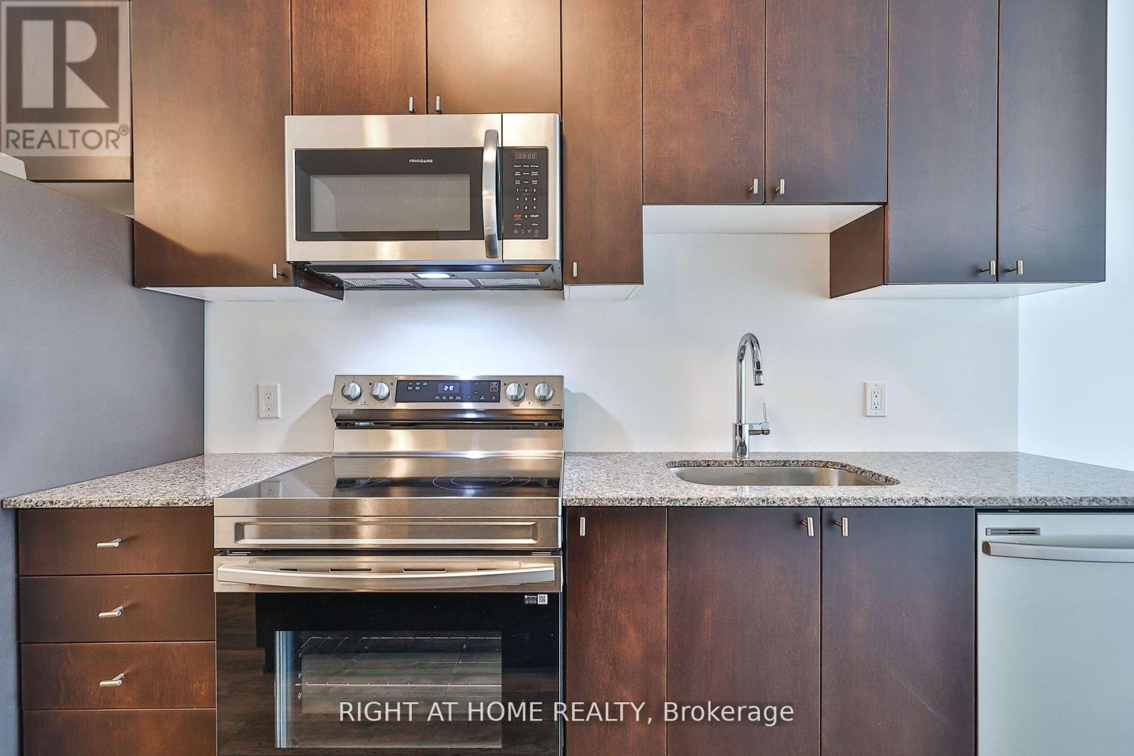 217 - 470 Gordon Krantz Avenue, Milton, Ontario  L9T 2X5 - Photo 9 - W12827936