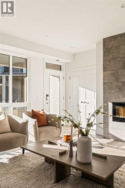 613 Sovereign Common Sw, Calgary, Alberta  T3C 3Y3 - Photo 12 - A2286300