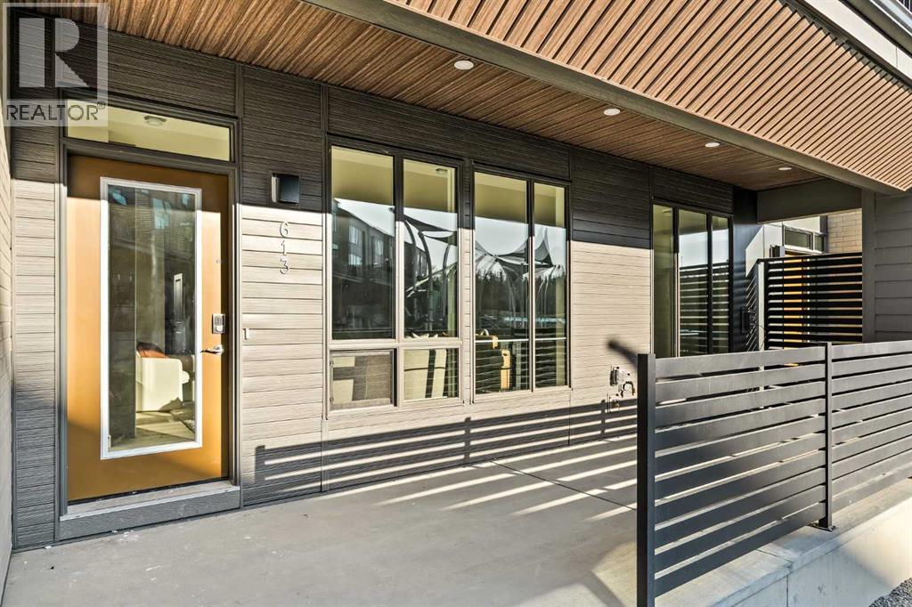 613 Sovereign Common Sw, Calgary, Alberta  T3C 3Y3 - Photo 2 - A2286300