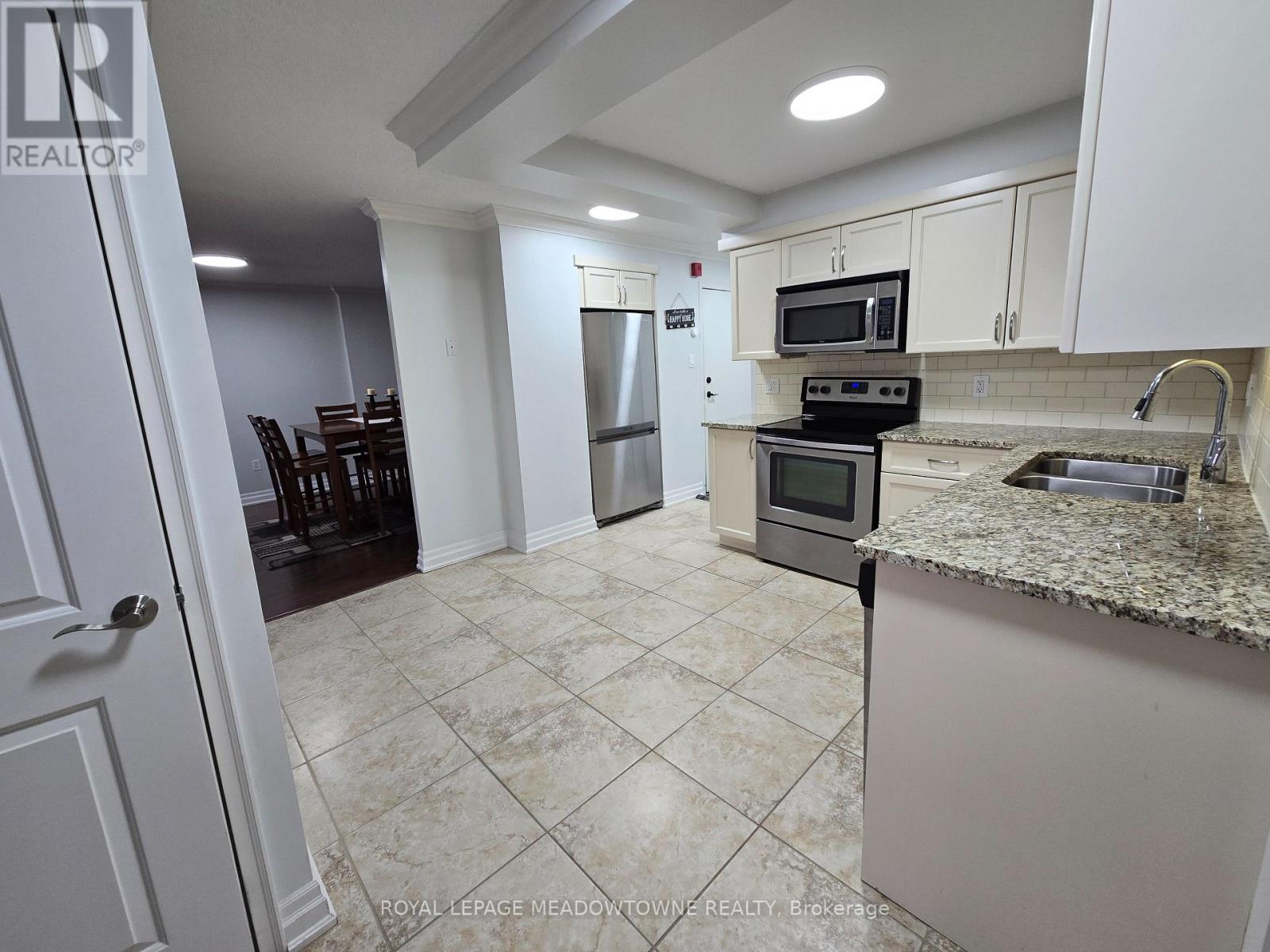 302 - 55 Yarmouth Street, Guelph (Downtown), Ontario  N1H 7R4 - Photo 10 - X12827866