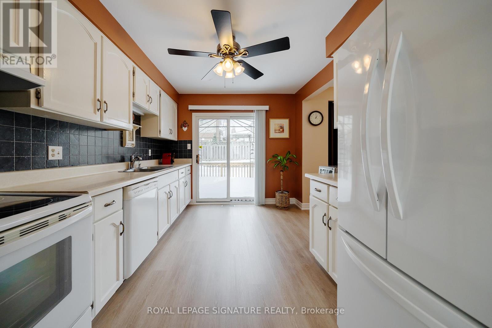 545 Drummerhill Crescent, Waterloo, Ontario  N2T 1G3 - Photo 4 - X12827870