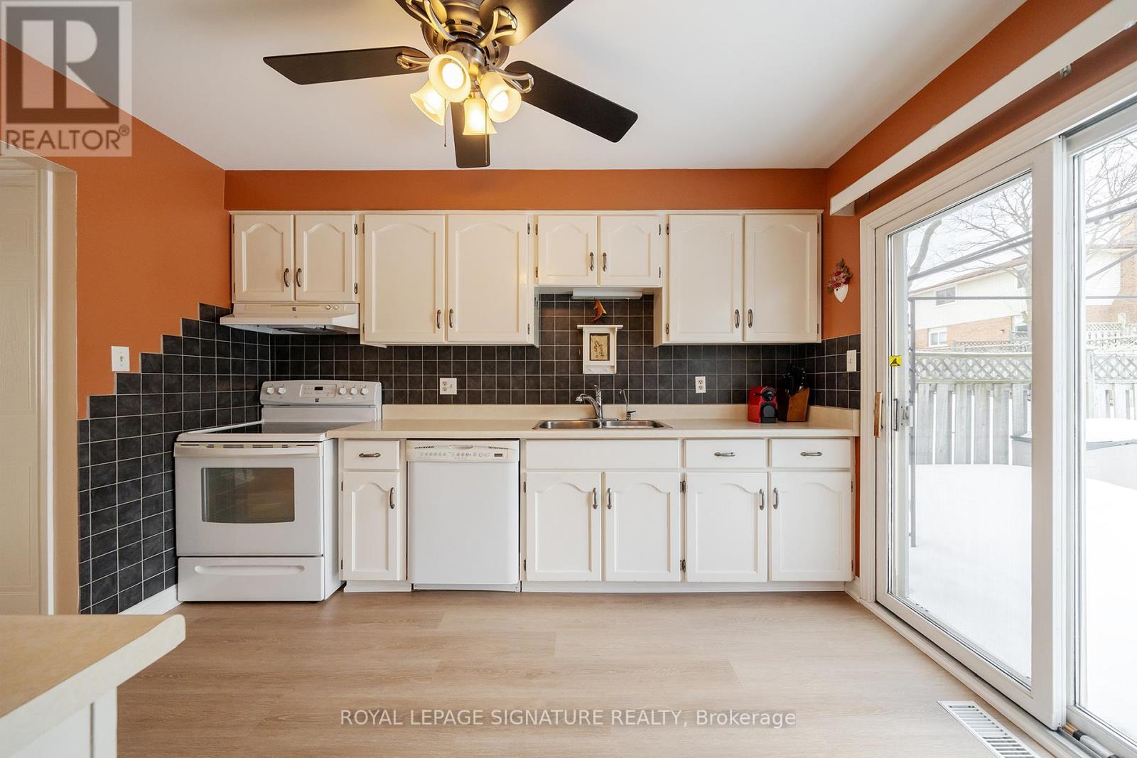 545 Drummerhill Crescent, Waterloo, Ontario  N2T 1G3 - Photo 5 - X12827870