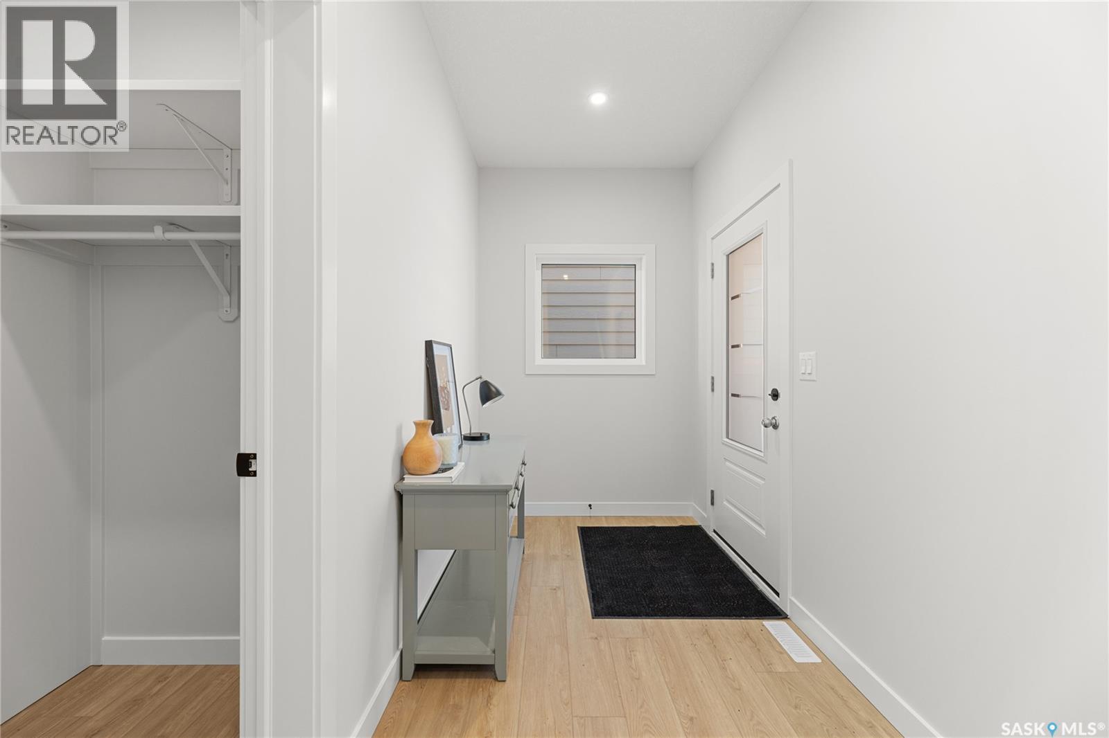 934 Brighton Gate, Saskatoon, Saskatchewan  S7V 1S6 - Photo 3 - SK029332