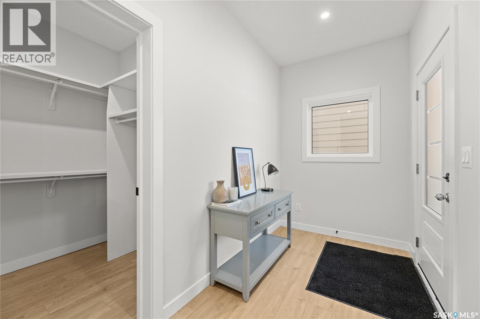 934 Brighton Gate, Saskatoon, Saskatchewan  S7V 1S6 - Photo 4 - SK029332