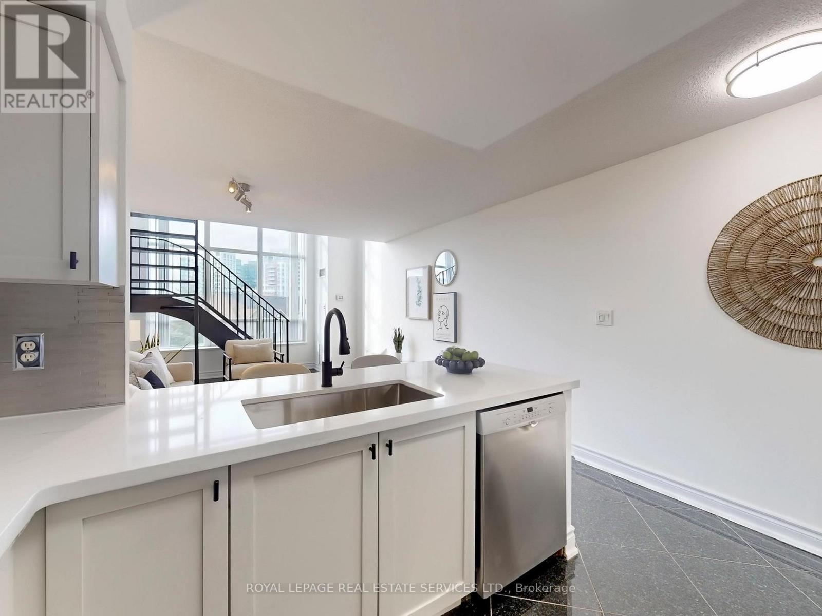 308 - 51 Baffin Court, Richmond Hill, Ontario  L4B 4P6 - Photo 17 - N12827912