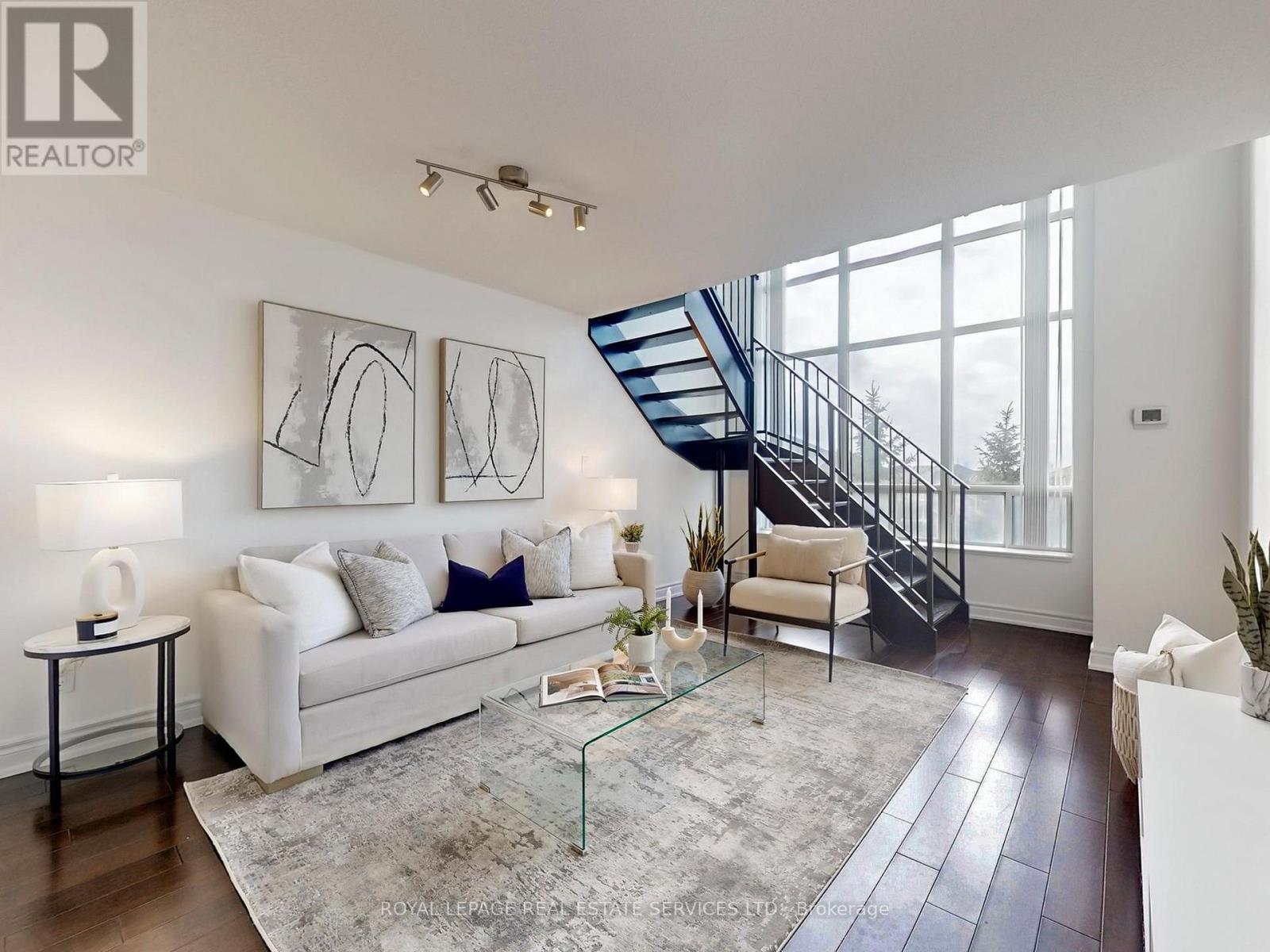 308 - 51 Baffin Court, Richmond Hill, Ontario  L4B 4P6 - Photo 6 - N12827912