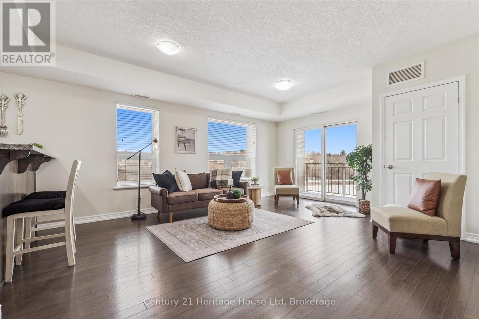 402 - 901 PAISLEY ROAD, Guelph, Ontario