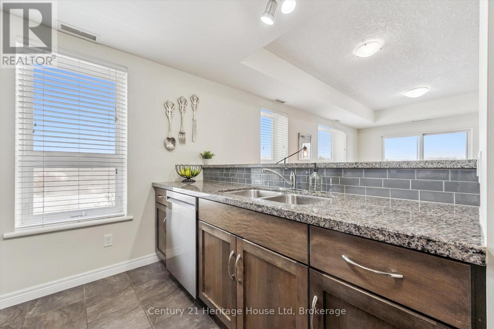 402 - 901 Paisley Road, Guelph, Ontario  N1K 0A7 - Photo 13 - X12827944