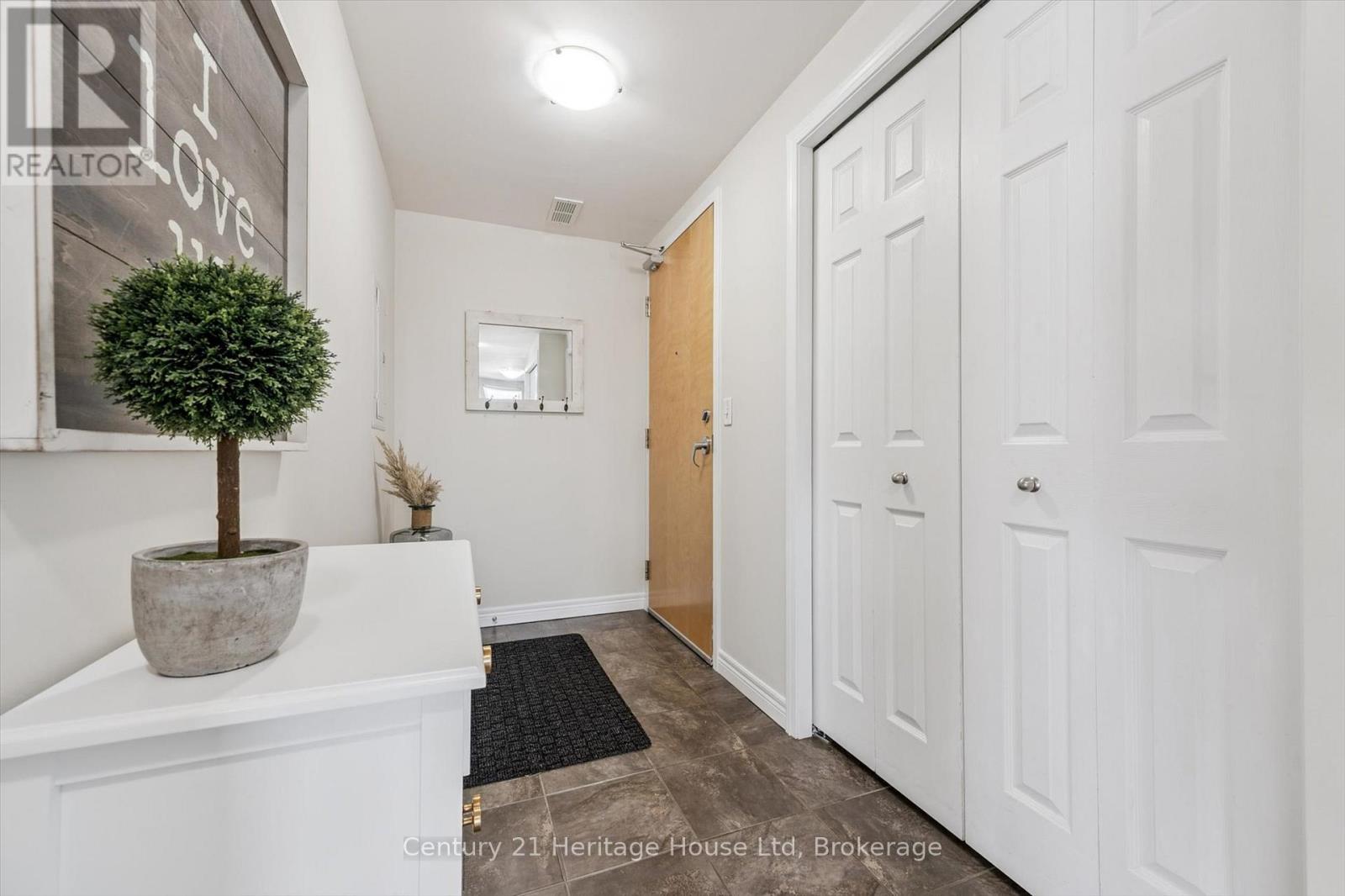 402 - 901 Paisley Road, Guelph, Ontario  N1K 0A7 - Photo 4 - X12827944