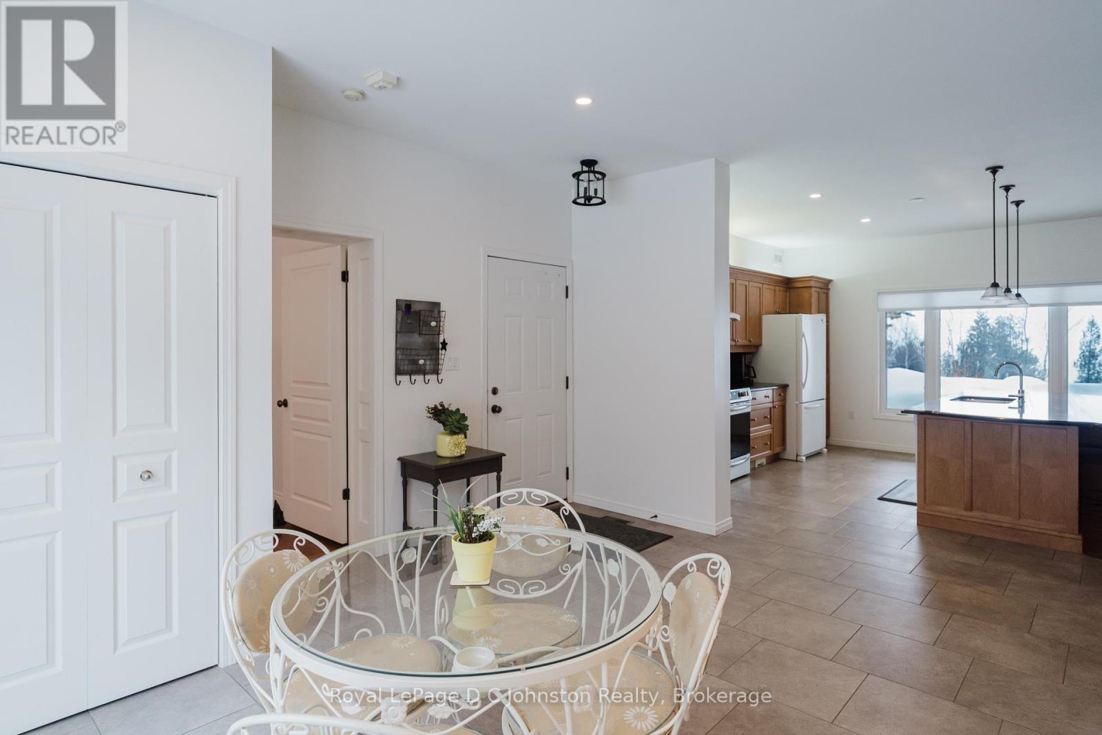 60 Miramichi Bay Road, Saugeen Shores, Ontario  N0H 2C6 - Photo 14 - X12827948