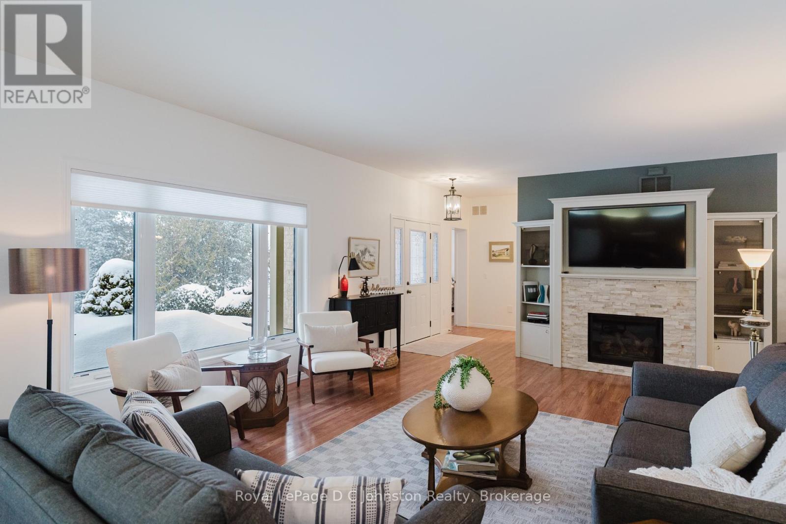 60 Miramichi Bay Road, Saugeen Shores, Ontario  N0H 2C6 - Photo 2 - X12827948