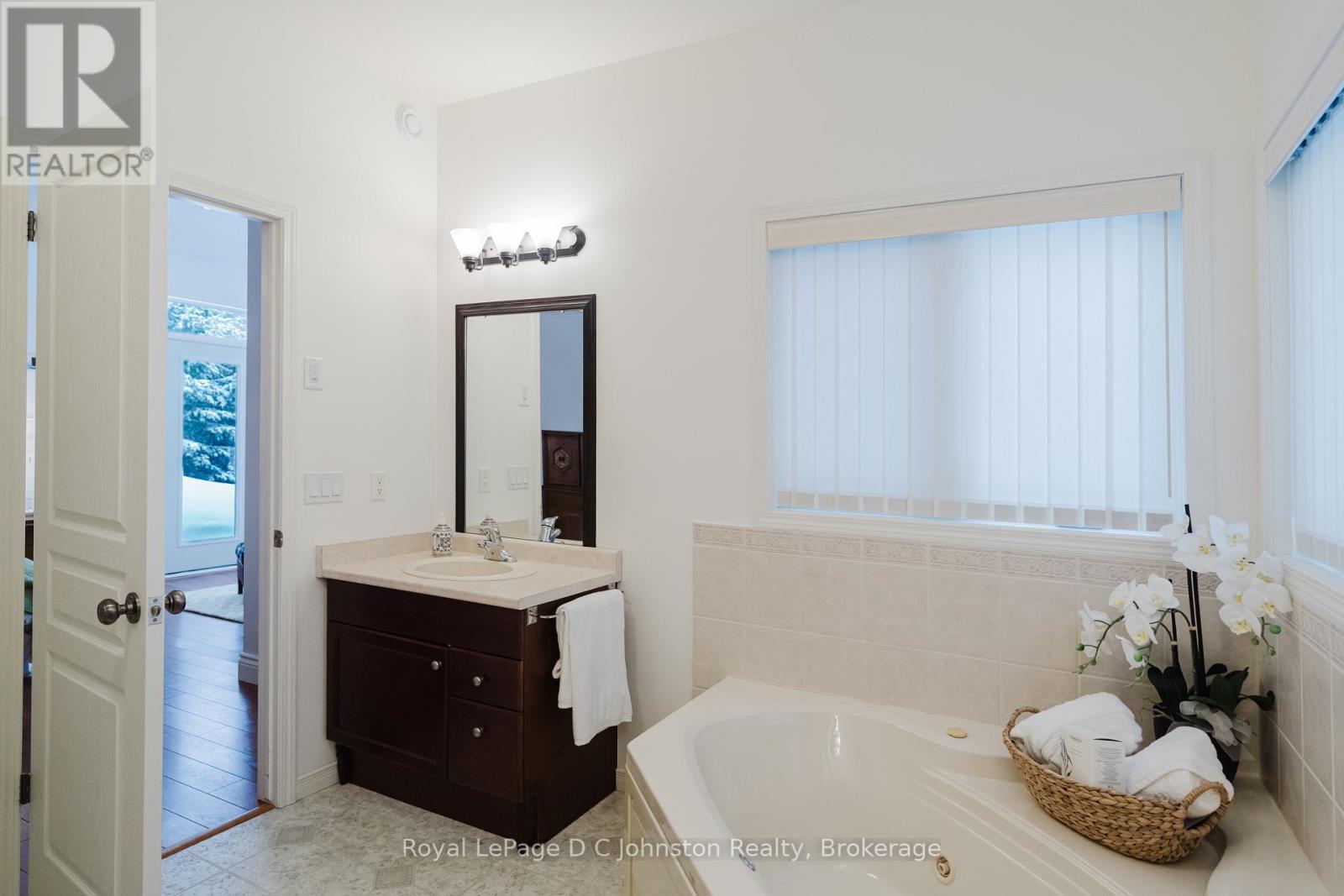 60 Miramichi Bay Road, Saugeen Shores, Ontario  N0H 2C6 - Photo 25 - X12827948