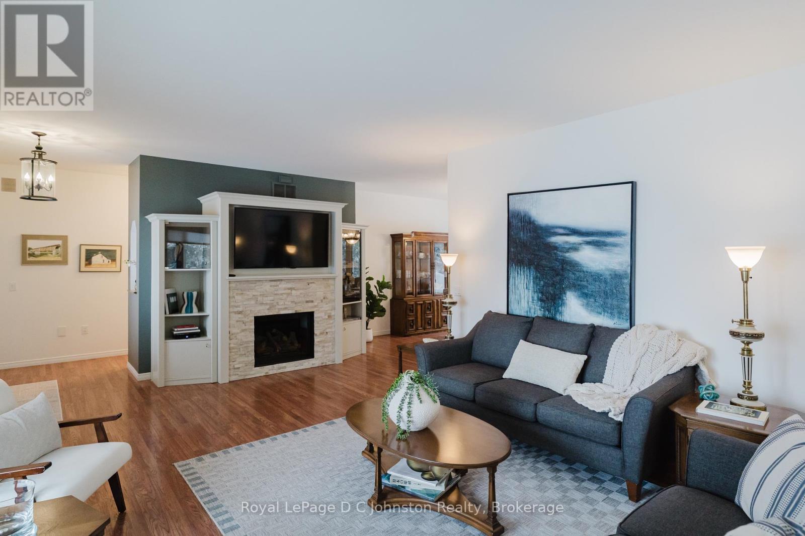 60 Miramichi Bay Road, Saugeen Shores, Ontario  N0H 2C6 - Photo 4 - X12827948