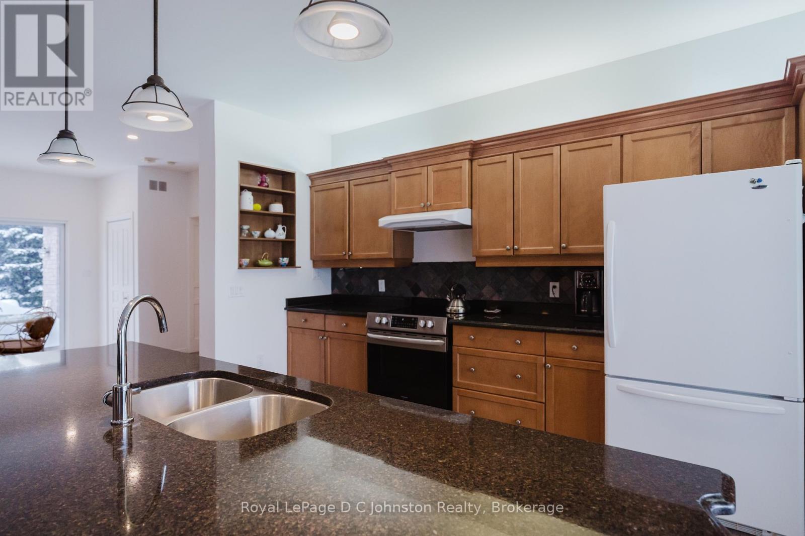 60 Miramichi Bay Road, Saugeen Shores, Ontario  N0H 2C6 - Photo 8 - X12827948