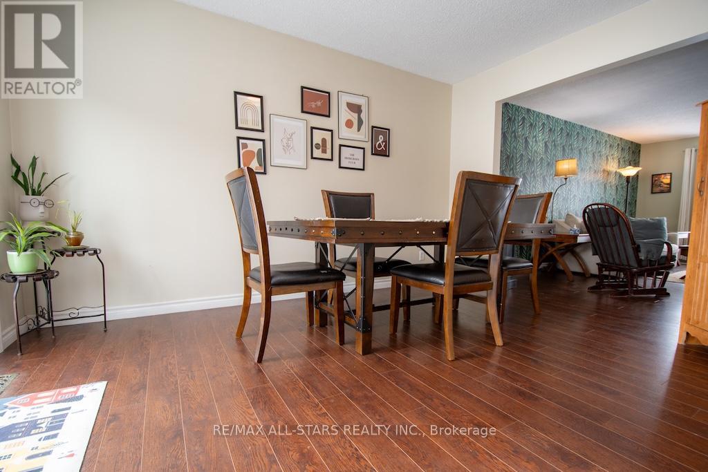 9 Don Court, Kawartha Lakes, Ontario  K9V 5T1 - Photo 12 - X12828068