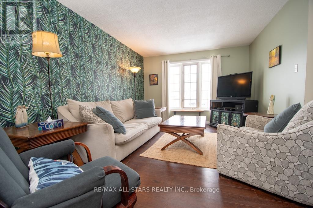 9 Don Court, Kawartha Lakes, Ontario  K9V 5T1 - Photo 14 - X12828068