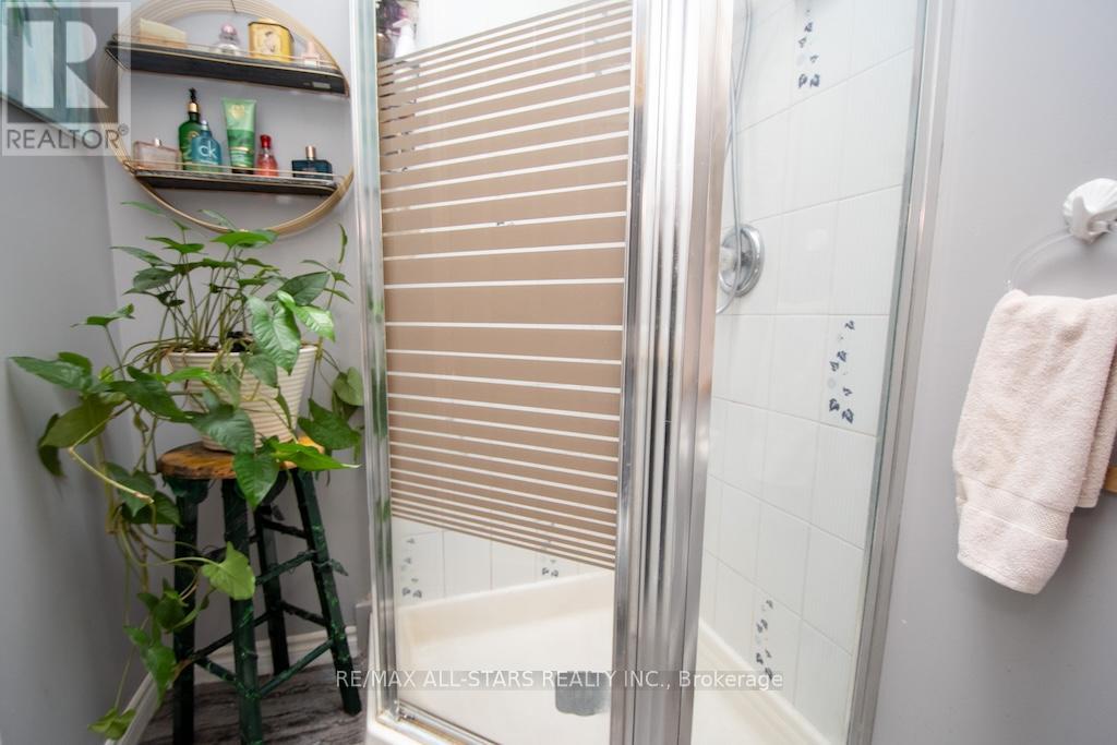 9 Don Court, Kawartha Lakes, Ontario  K9V 5T1 - Photo 18 - X12828068