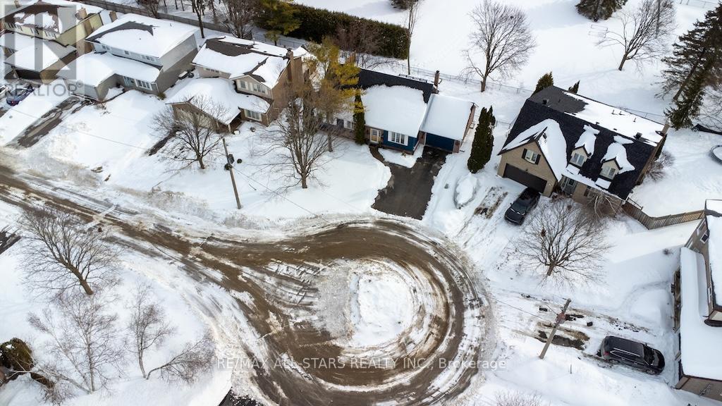 9 Don Court, Kawartha Lakes, Ontario  K9V 5T1 - Photo 33 - X12828068