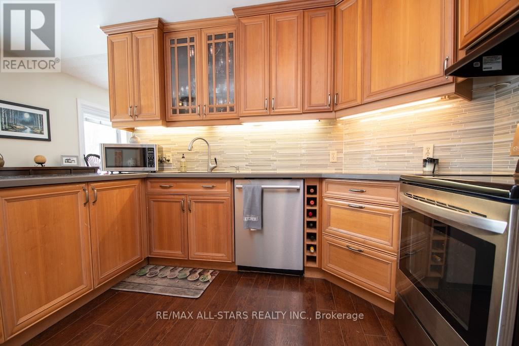 9 Don Court, Kawartha Lakes, Ontario  K9V 5T1 - Photo 8 - X12828068