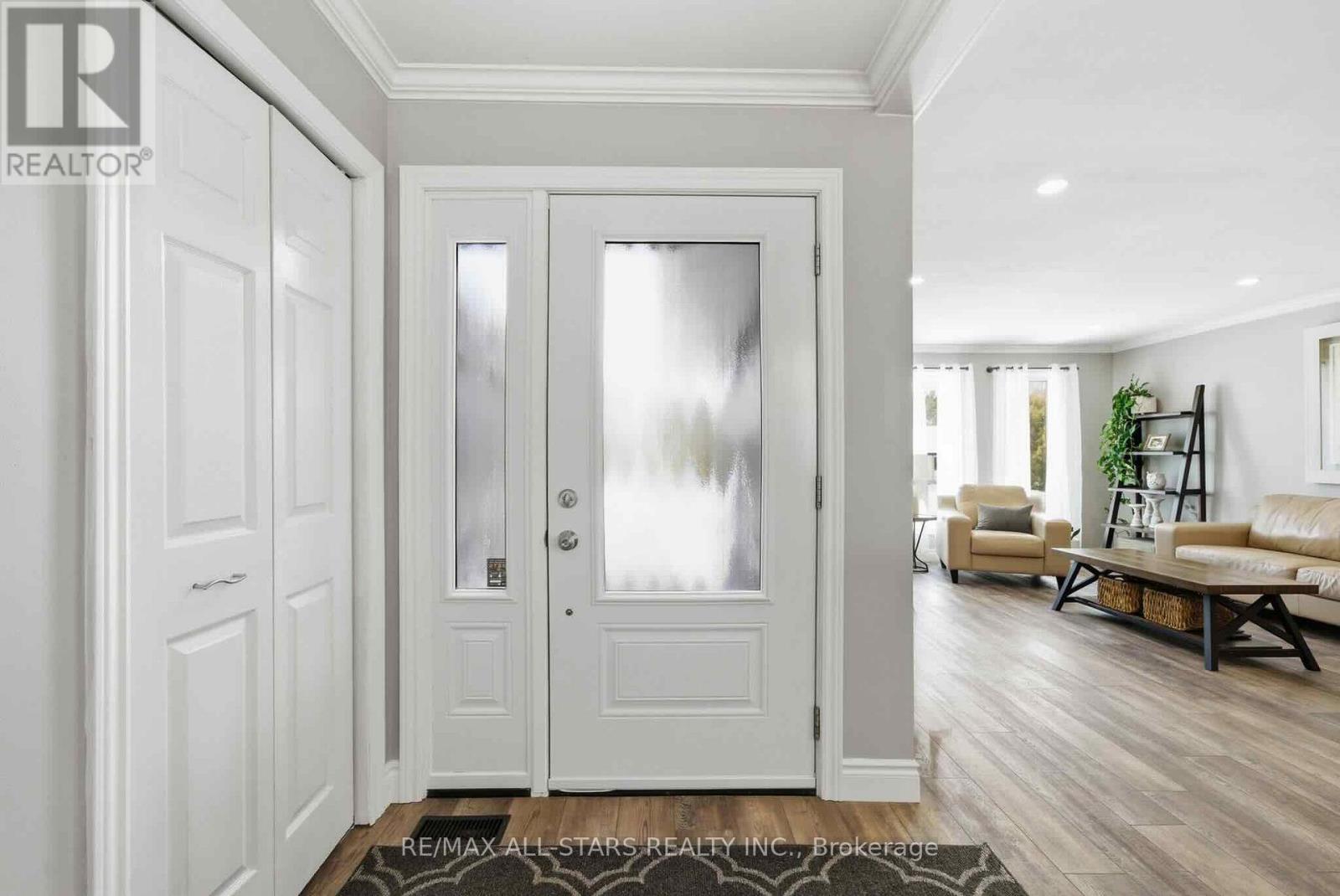 257 Port Hoover Road, Kawartha Lakes, Ontario  K0M 2C0 - Photo 5 - X12828072