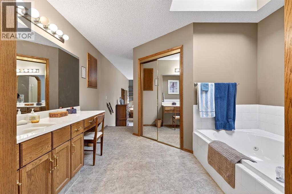 311 Douglasbank Drive Se, Calgary, Alberta  T2Z 2C7 - Photo 29 - A2277070