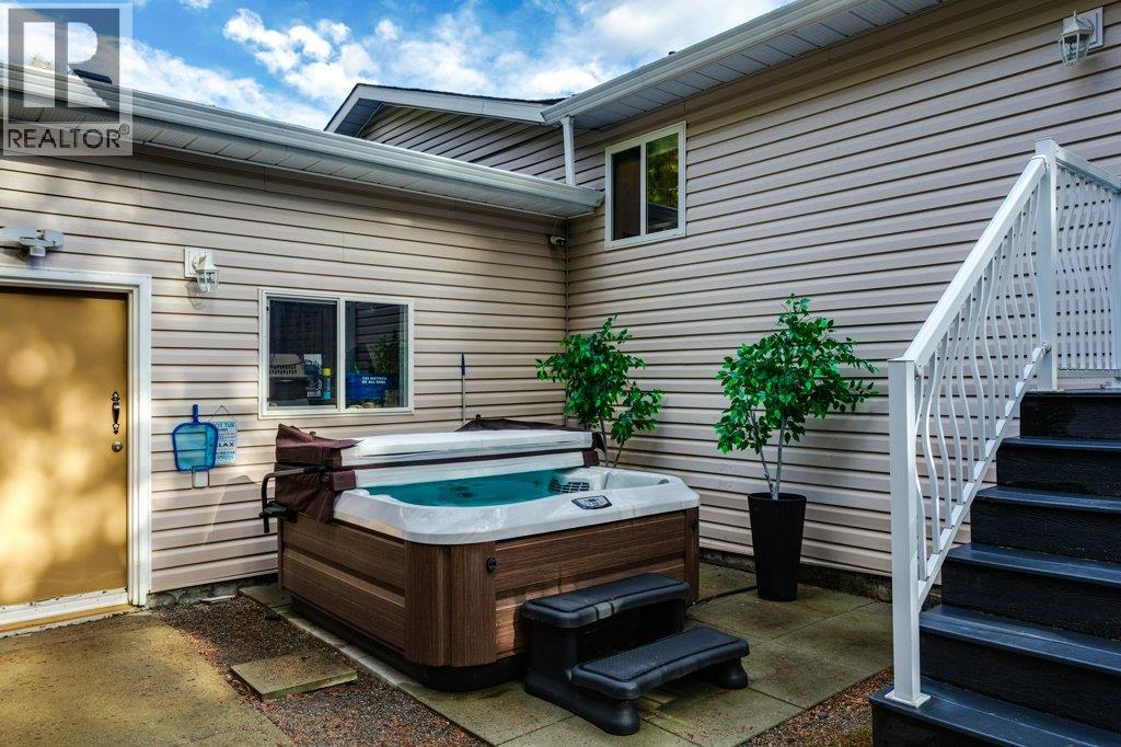 17610 Rawsthorne Road Unit# 46 Lot# 46 Lake Country Photo 37 17610 Rawsthorne Road Unit# 46 Lot# 46 Lake Country Photo 37