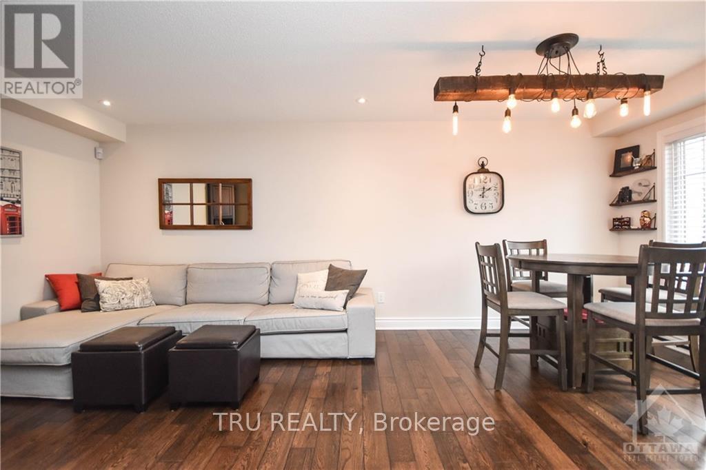 787 Mayfly Crescent, Ottawa, Ontario  K2J 6C7 - Photo 3 - X12827956