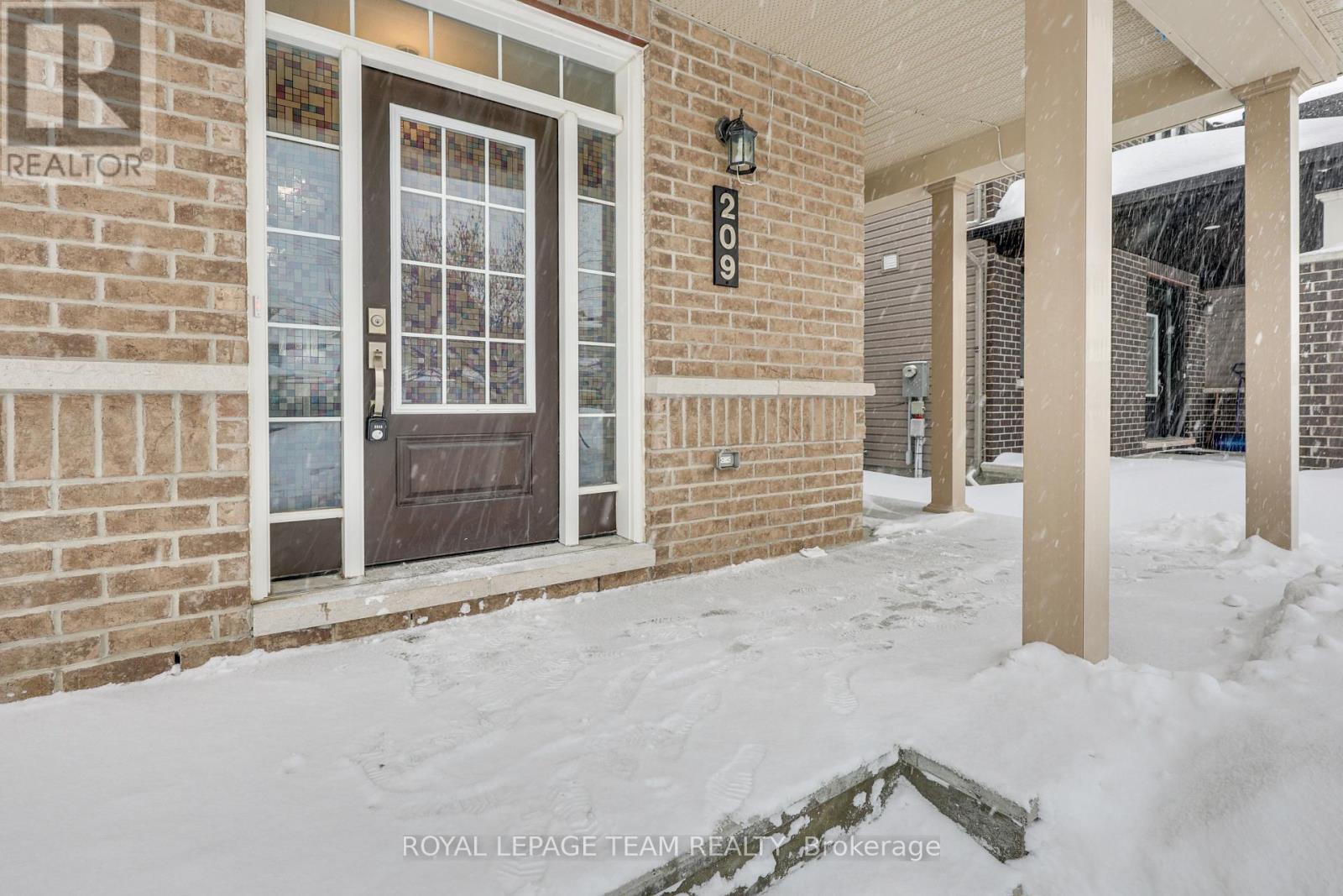 209 Mission Trail Crescent, Ottawa, Ontario  K2T 0H7 - Photo 3 - X12828132