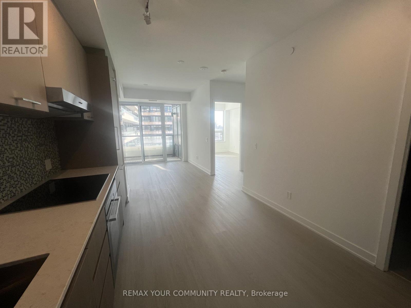 302 - 8188 Yonge Street, Vaughan, Ontario  L4J 1W5 - Photo 5 - N12827812