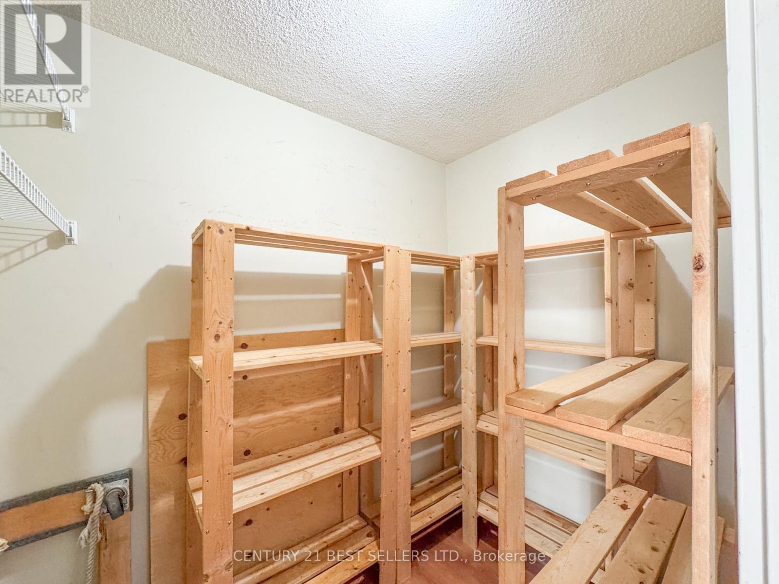 1803 - 3650 Kaneff Crescent, Mississauga, Ontario  L5A 4A1 - Photo 25 - W12416499