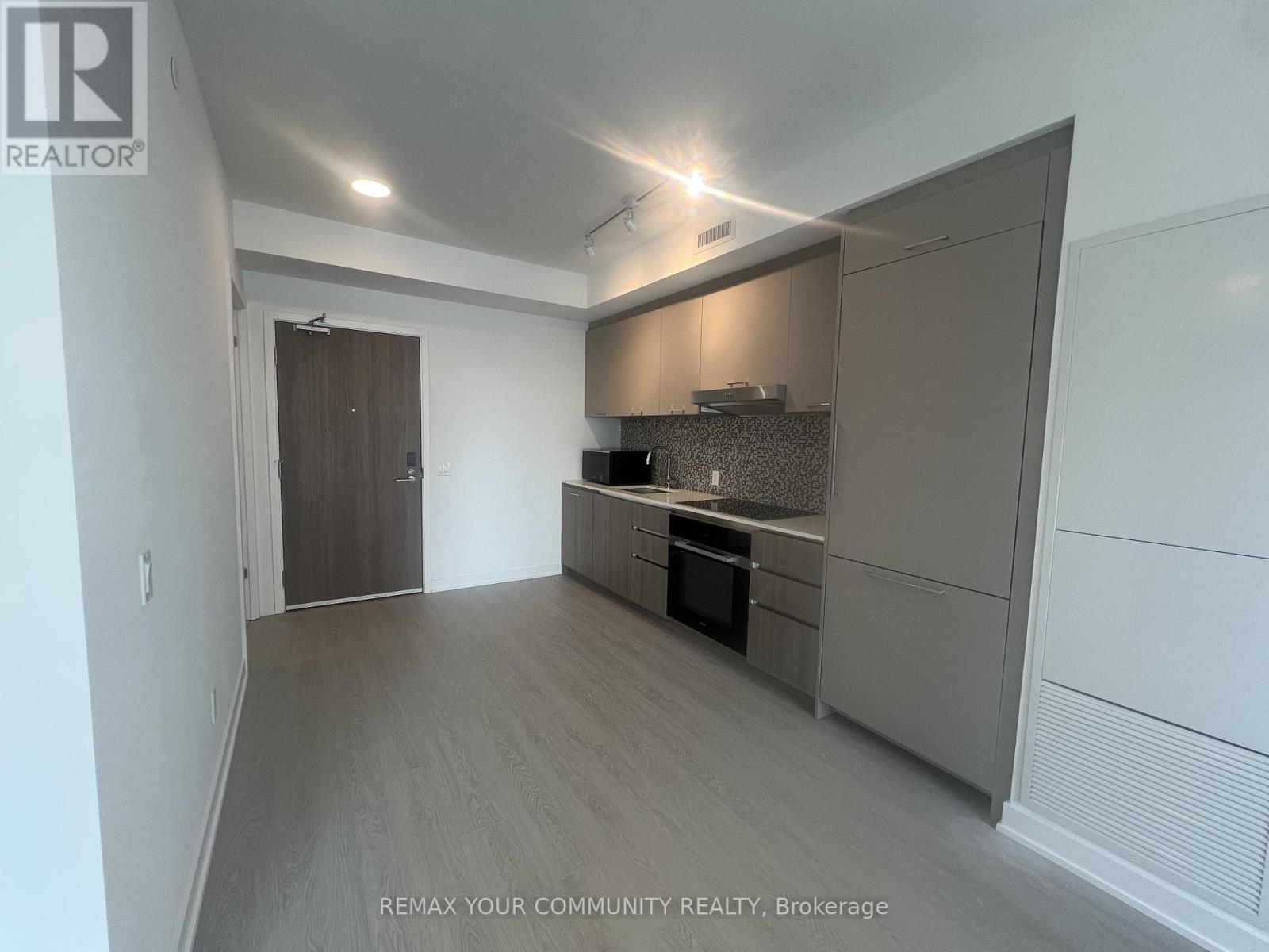 302 - 8188 Yonge Street, Vaughan, Ontario  L4J 1W5 - Photo 6 - N12827812