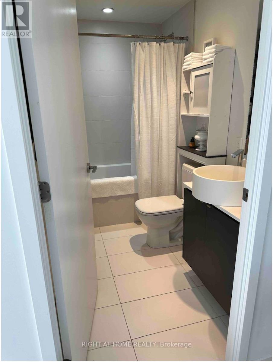 1904 - 60 Colborne Street, Toronto, Ontario  M5E 0B7 - Photo 12 - C12827950