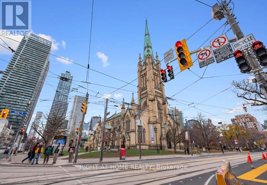 1904 - 60 Colborne Street, Toronto, Ontario  M5E 0B7 - Photo 18 - C12827950