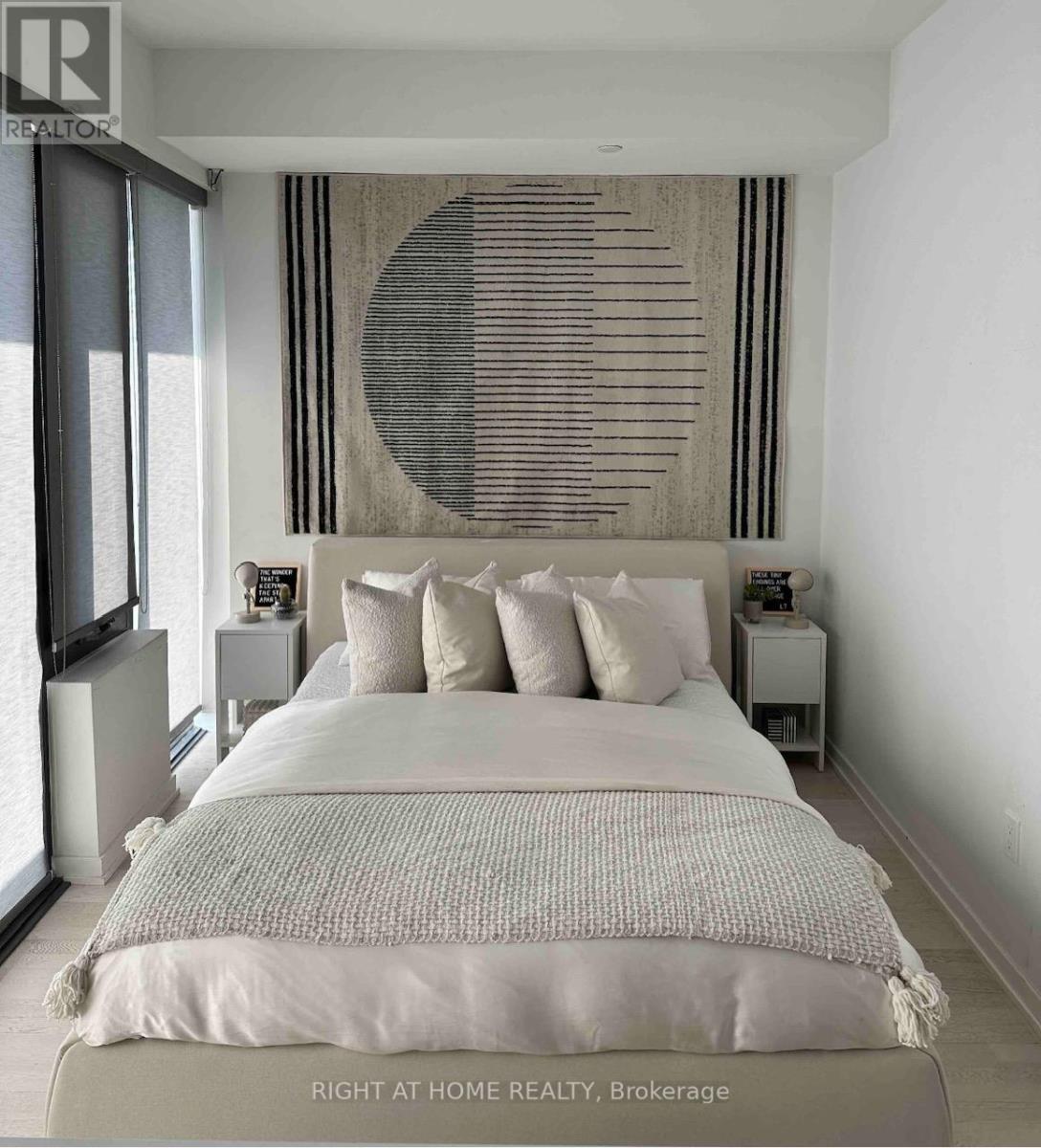 1904 - 60 Colborne Street, Toronto, Ontario  M5E 0B7 - Photo 4 - C12827950